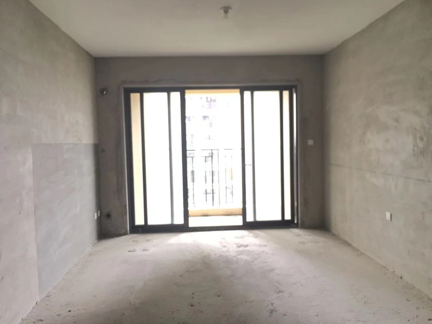 出租金地城南艺境 3房2厅  毛坯朝南 租金1100元/月
