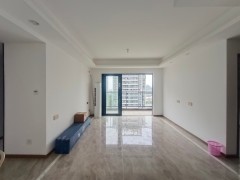 时代天韵 4房2厅  精装修南北 租金2600元/月