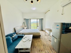 万科城市高尔夫花园 1房0厅  中等装修朝南 租金1300元/月