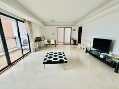 万科城市高尔夫花园 3房2厅  精装修朝南 租金2600元/月